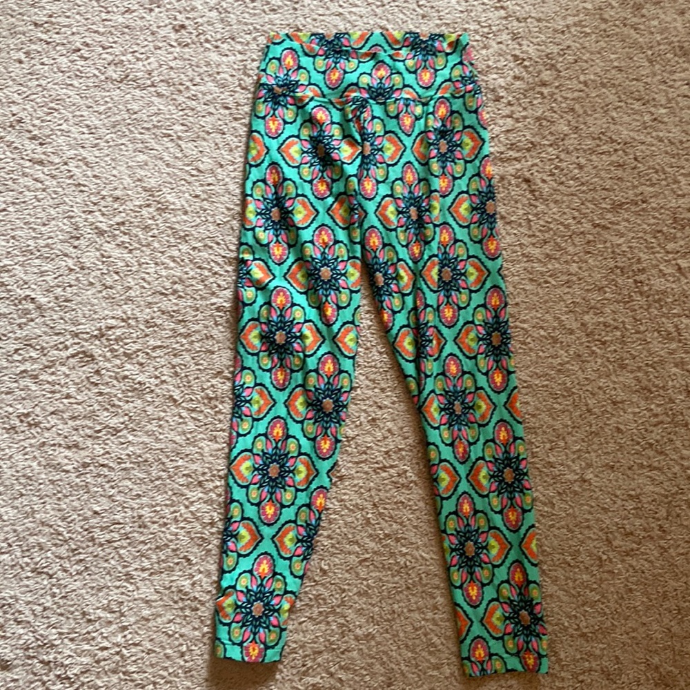Liquido patterned leggings size medium